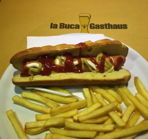 La Buca Gasthaus - Hotdog